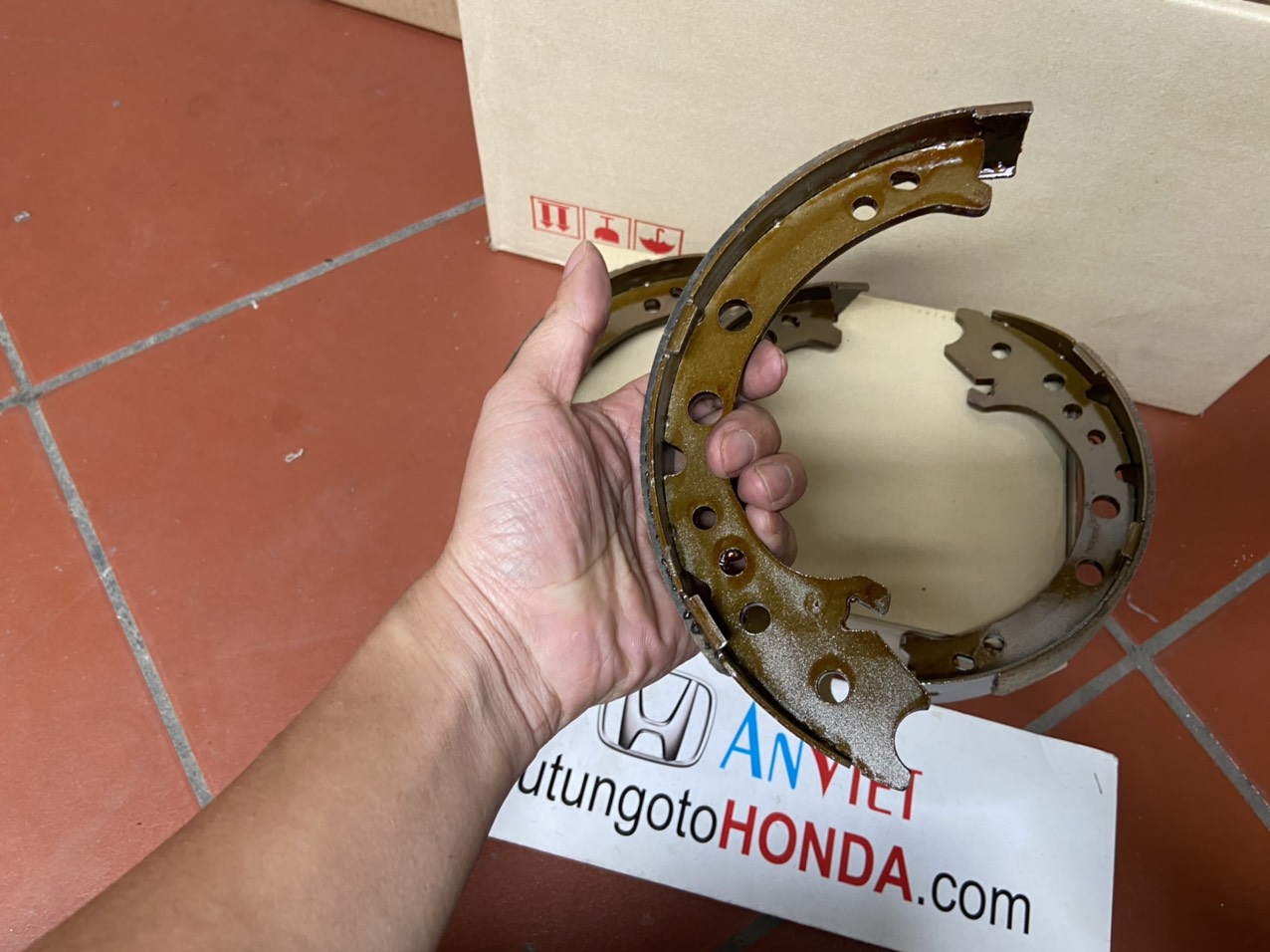 Guốc phanh tay xe Honda CRV 2008-2011